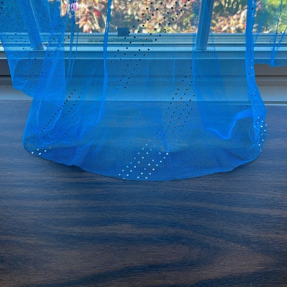 Frozen princess costume size 5 with accessories - Picture 3 of 7